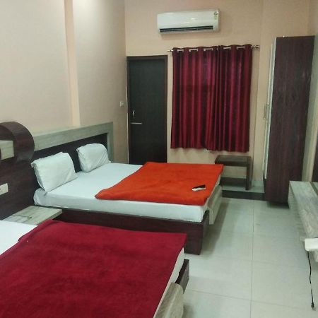Negi'S Grand By Wb Hotels Kanpur Exterior photo