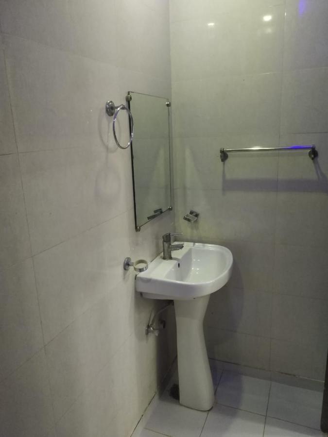 Negi'S Grand By Wb Hotels Kanpur Exterior photo